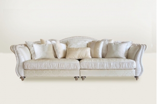 精细之处更显王者霸气，欧式高端家具你的王府之首选。