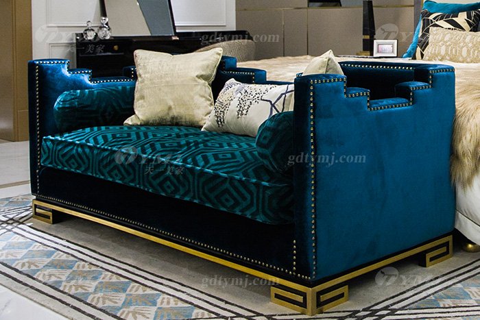 奢华别墅会所家具品牌轻奢现代卧室家具真皮雕花大床组合床尾小沙发